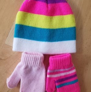 Baby hat with 2 pairs of mittens
